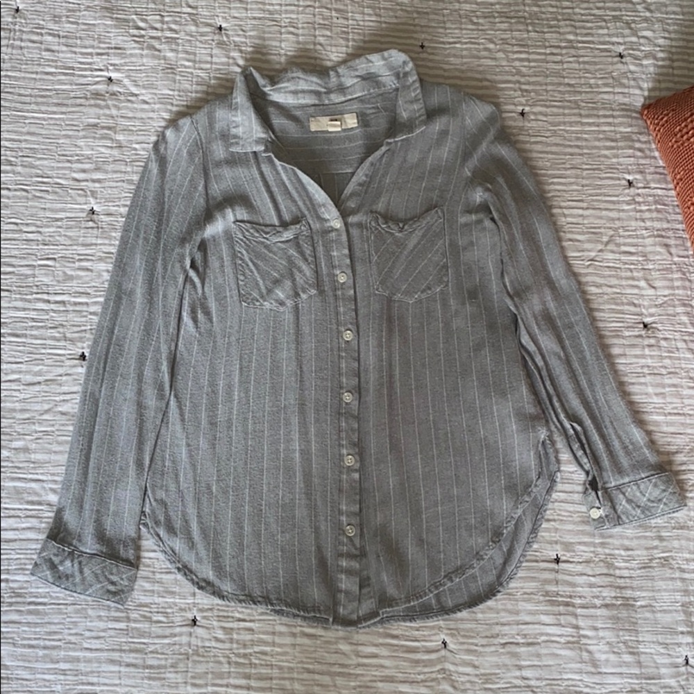 The comfiest button down shirt🤍